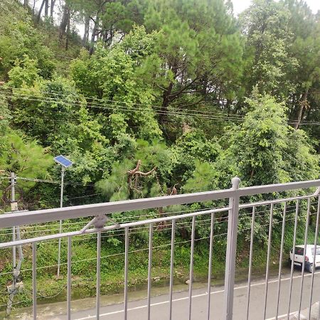 Hotel Amandeep Dharamshala Ngoại thất bức ảnh