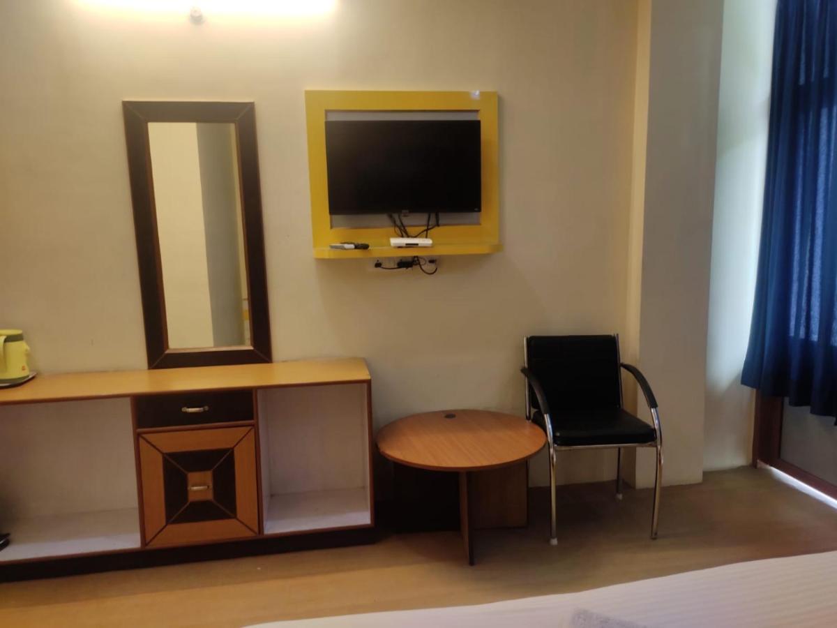 Hotel Amandeep Dharamshala Ngoại thất bức ảnh