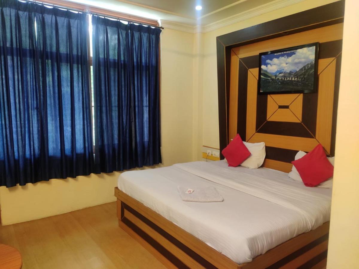 Hotel Amandeep Dharamshala Ngoại thất bức ảnh