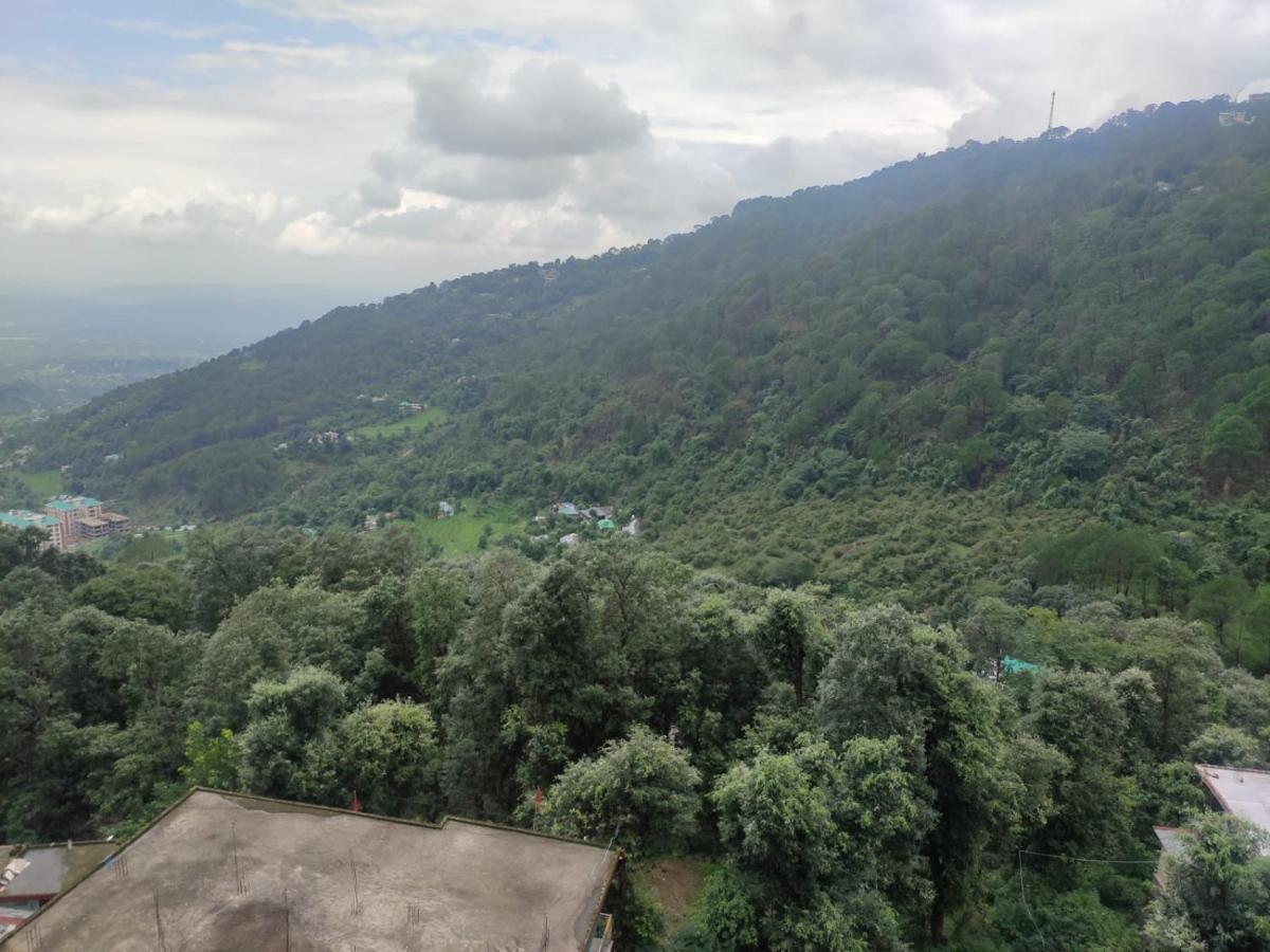 Hotel Amandeep Dharamshala Ngoại thất bức ảnh