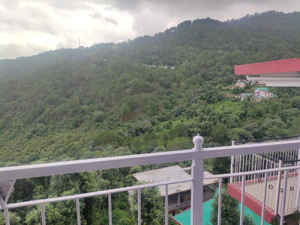 Hotel Amandeep Dharamshala Ngoại thất bức ảnh
