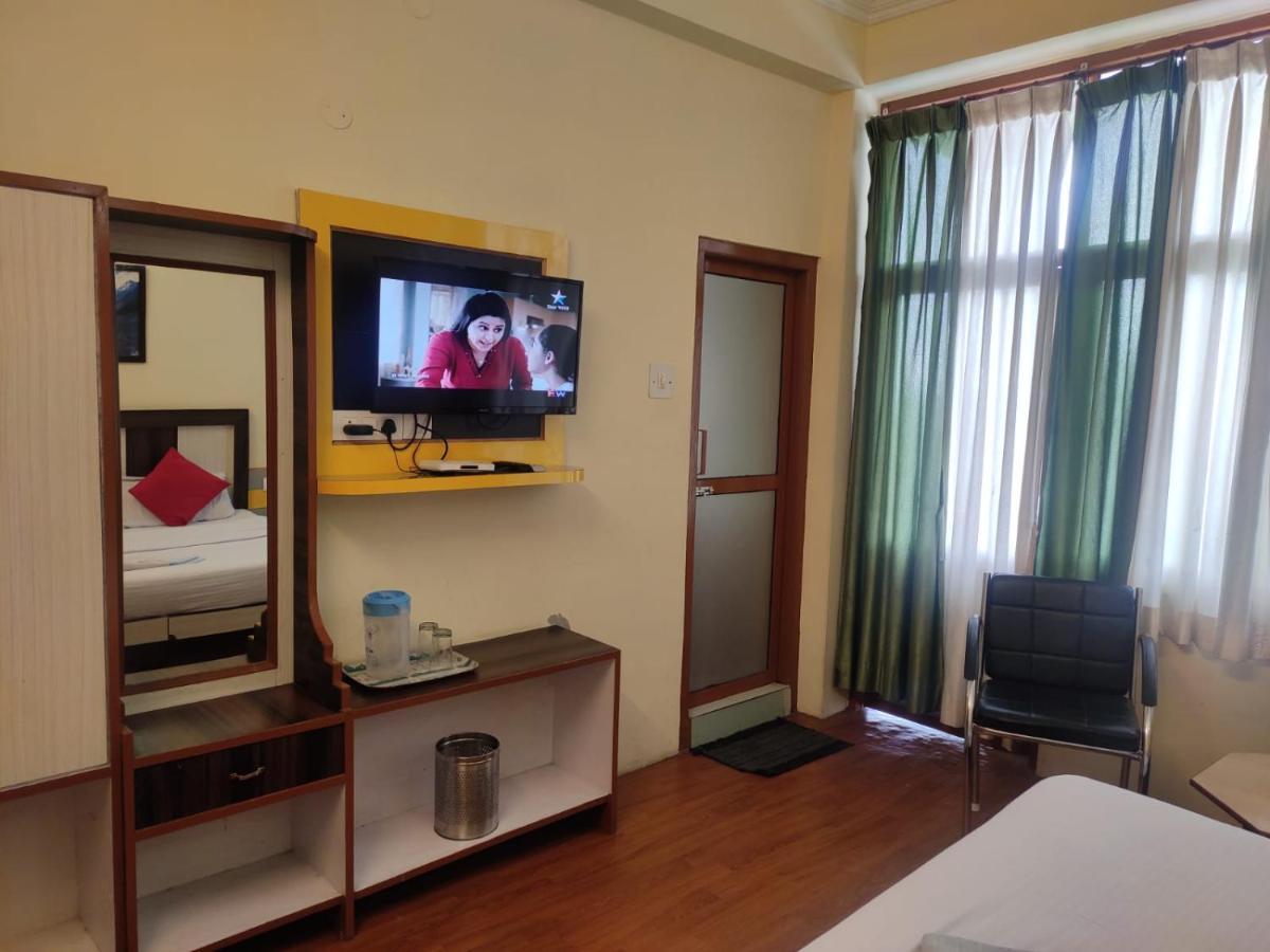 Hotel Amandeep Dharamshala Ngoại thất bức ảnh