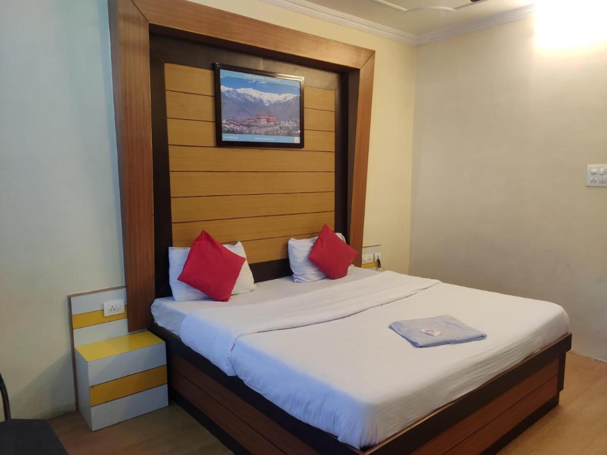 Hotel Amandeep Dharamshala Ngoại thất bức ảnh