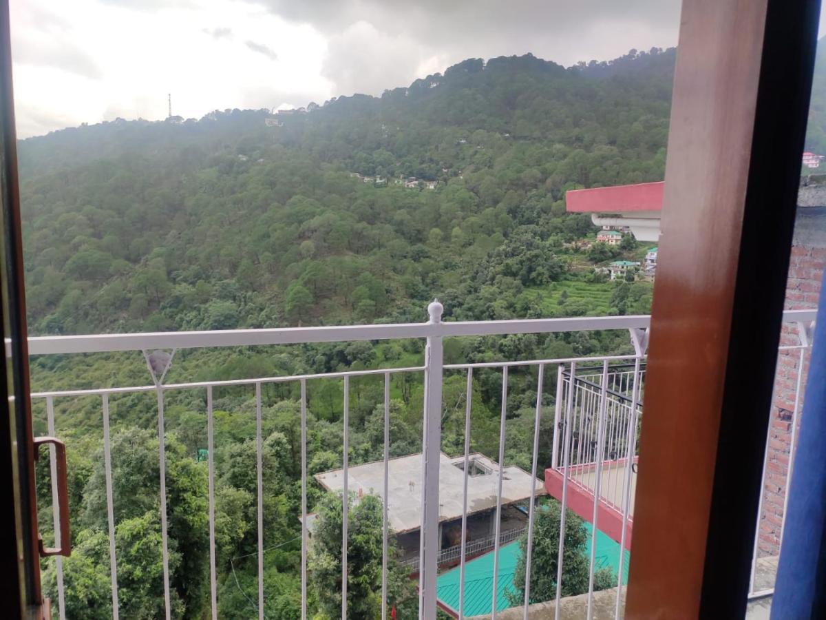Hotel Amandeep Dharamshala Ngoại thất bức ảnh