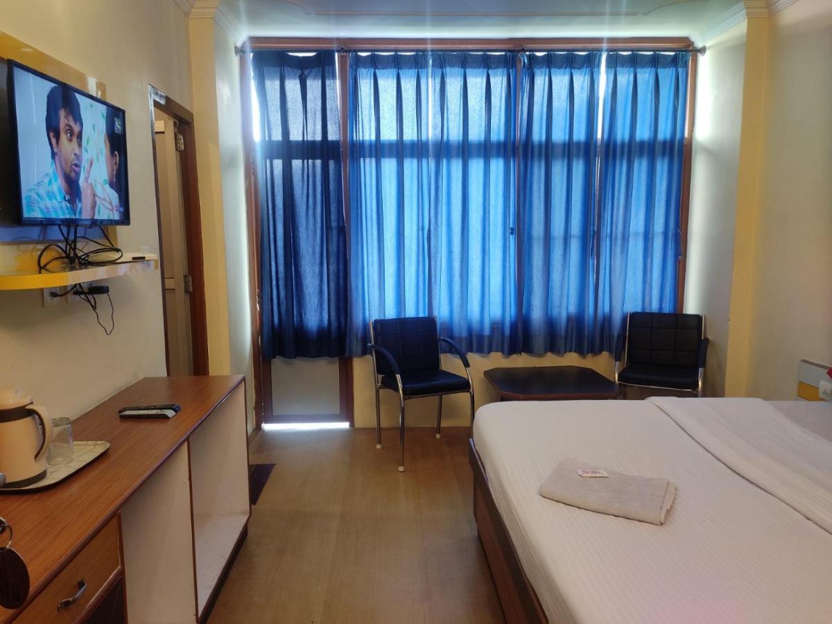 Hotel Amandeep Dharamshala Ngoại thất bức ảnh