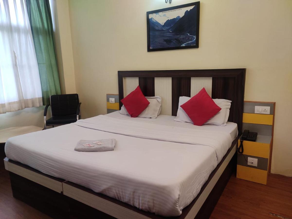 Hotel Amandeep Dharamshala Ngoại thất bức ảnh