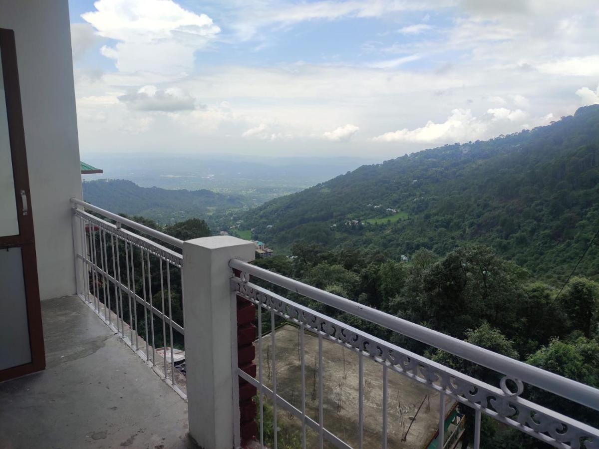 Hotel Amandeep Dharamshala Ngoại thất bức ảnh