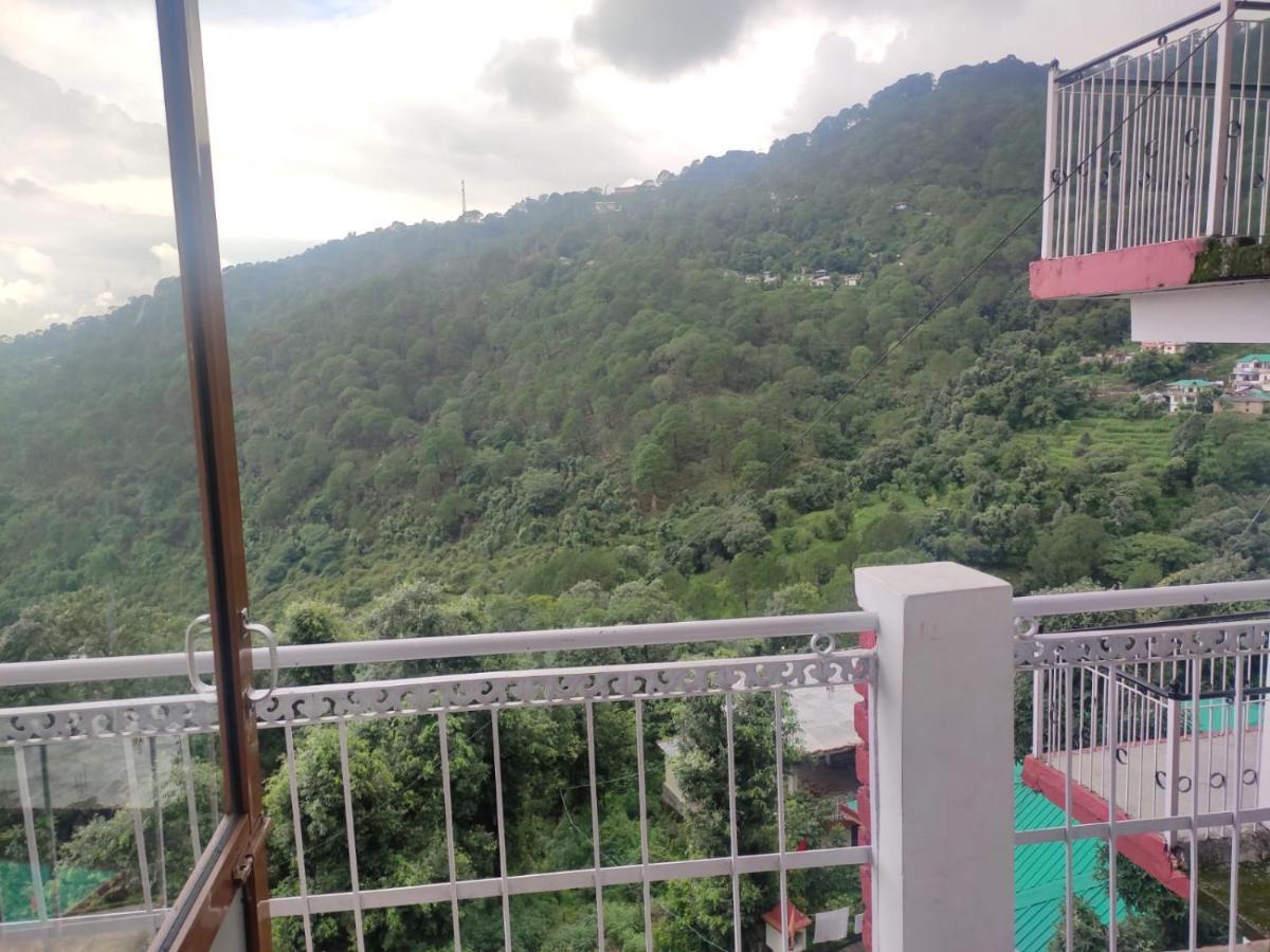 Hotel Amandeep Dharamshala Ngoại thất bức ảnh